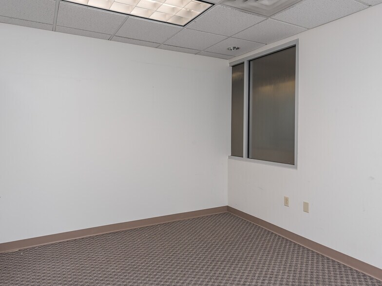 More Photos Of 109 Capitol St, Charleston Office Residential For Sale