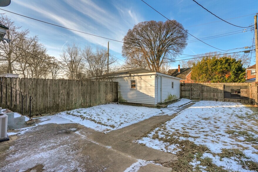 More Photos Of 8206 Highland Pl, Munster Multifamily For Sale