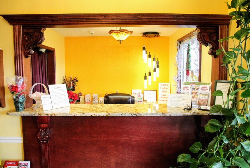 More Photos Of 2009 W Reelfoot Ave, Union City Hotel For Sale