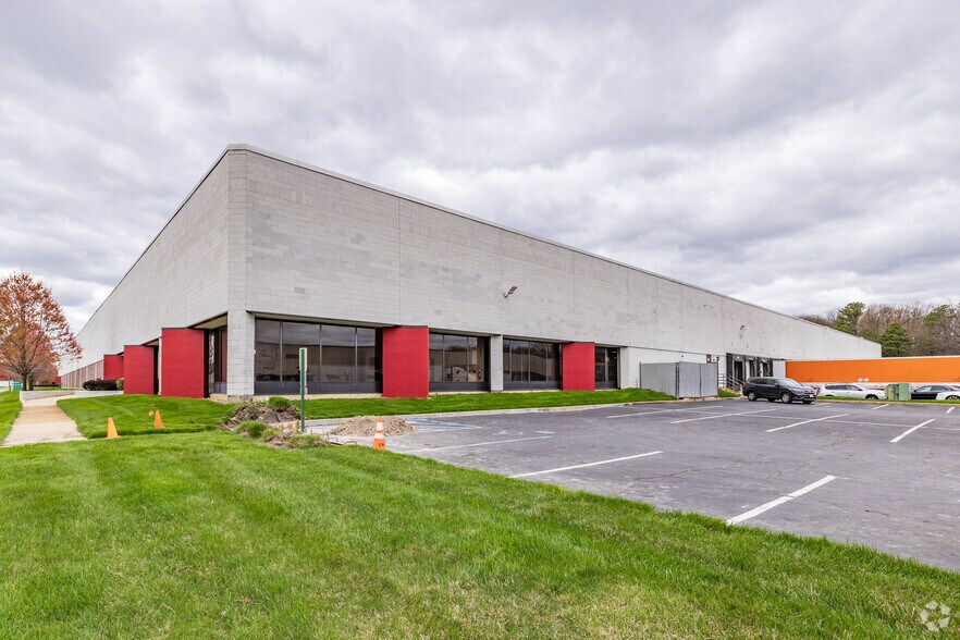 More Photos Of 114-120 Northfield Ave, Edison Warehouse For Lease