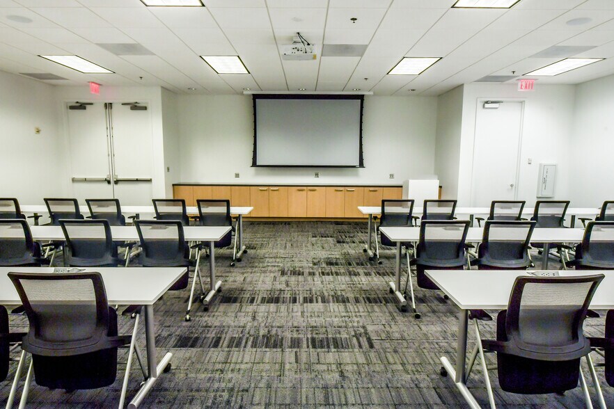 More Photos Of 2018 Powers Ferry Rd SE, Atlanta Office For Lease