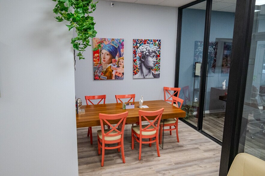 More Photos Of 642-660 SW Port St Lucie Blvd, Port Saint Lucie Coworking Space