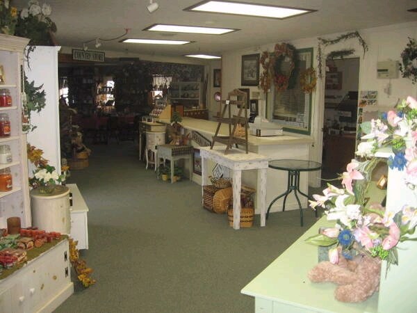 More Photos Of 12753 Hodgenville Rd, Campbellsville General Retail For Sale