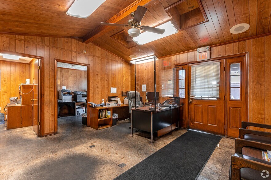 More Photos Of 508 Industrial Blvd, Atlanta Industrial For Sale