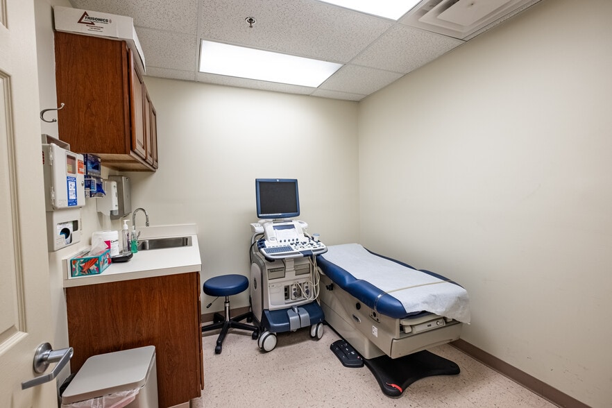 More Photos Of 3450 Old Washington Rd, Waldorf Office For Sale