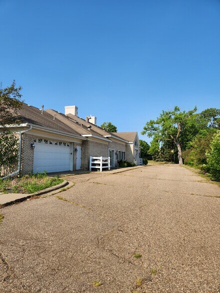 More Photos Of 7300 42nd Ave N, New Hope Freestanding For Sale