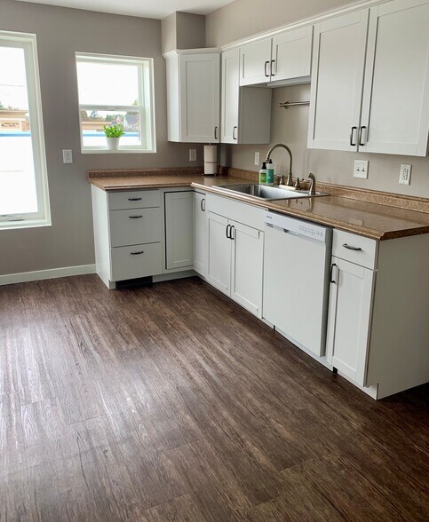 More Photos Of 108 S Main St, Scottville Storefront Retail Residential For Sale