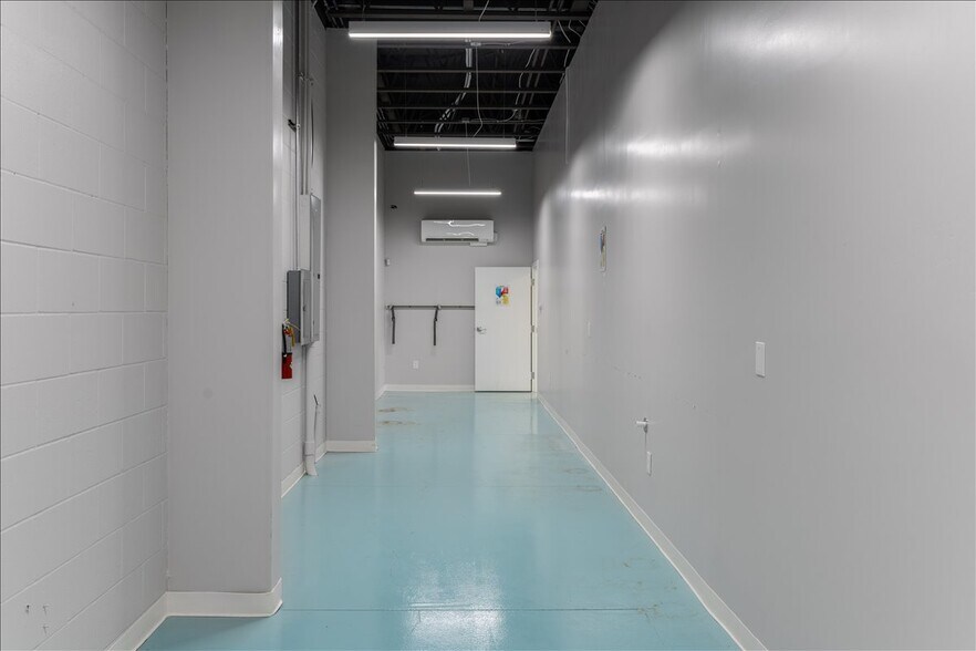 More Photos Of 1030 Huston St, Grover Beach Flex For Lease