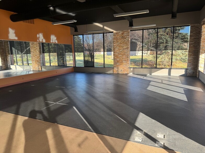 More Photos Of 23211 21 Mile Rd, Macomb Freestanding For Lease