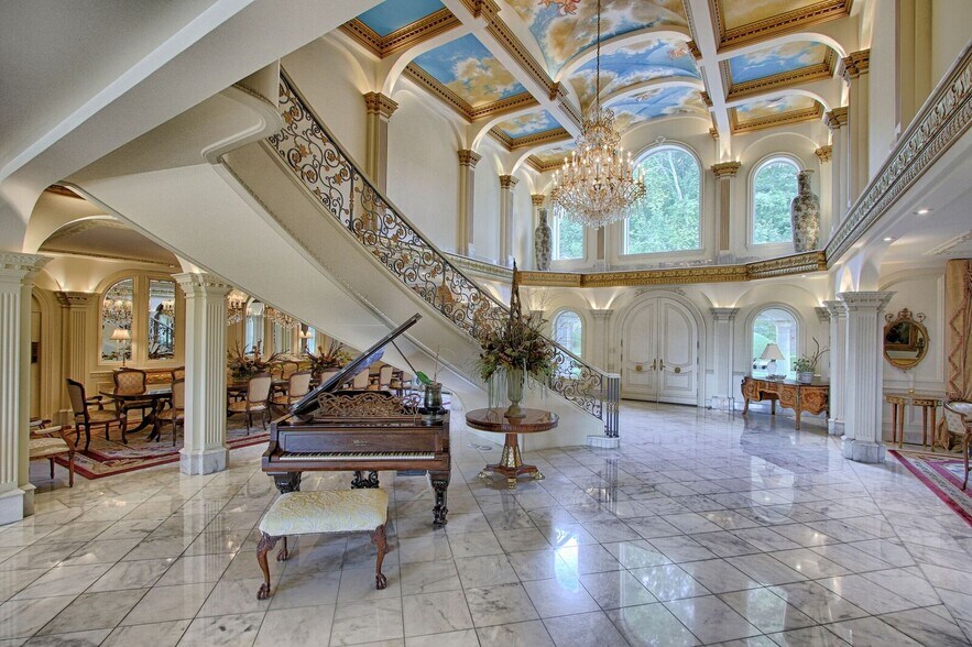 More Photos Of 5628 Lyons View Pike, Knoxville Lodge Meeting Hall For Sale