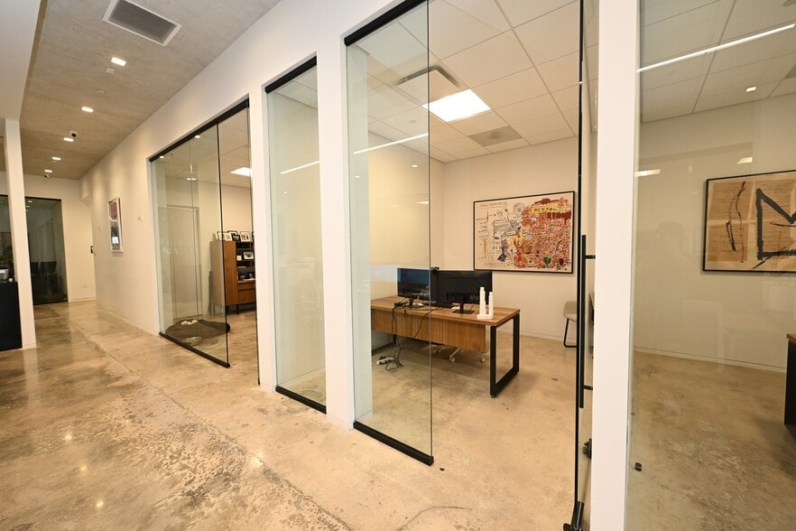 More Photos Of 2319 N Miami Ave, Miami Office For Lease