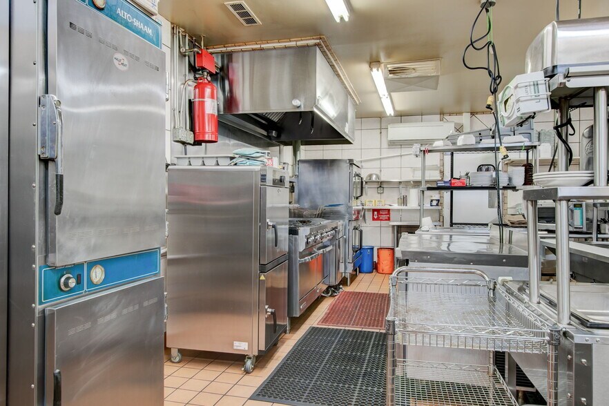 More Photos Of 868 County Line Rd NE, Resaca Convenience Store For Sale