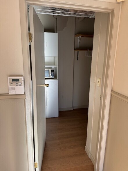 More Photos Of 1107 Forest Ave, Pacific Grove Storefront Retail Office For Lease