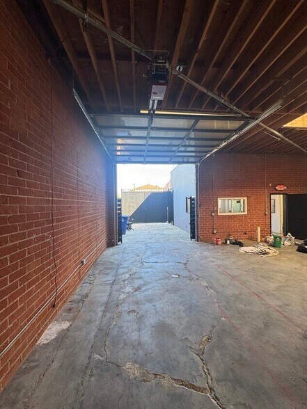 More Photos Of 9515 California Ave, South Gate Industrial For Sale