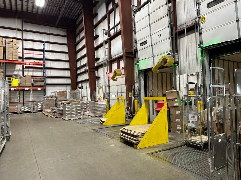 More Photos Of 2350-2400 Northridge Dr, Kaukauna Manufacturing For Sale