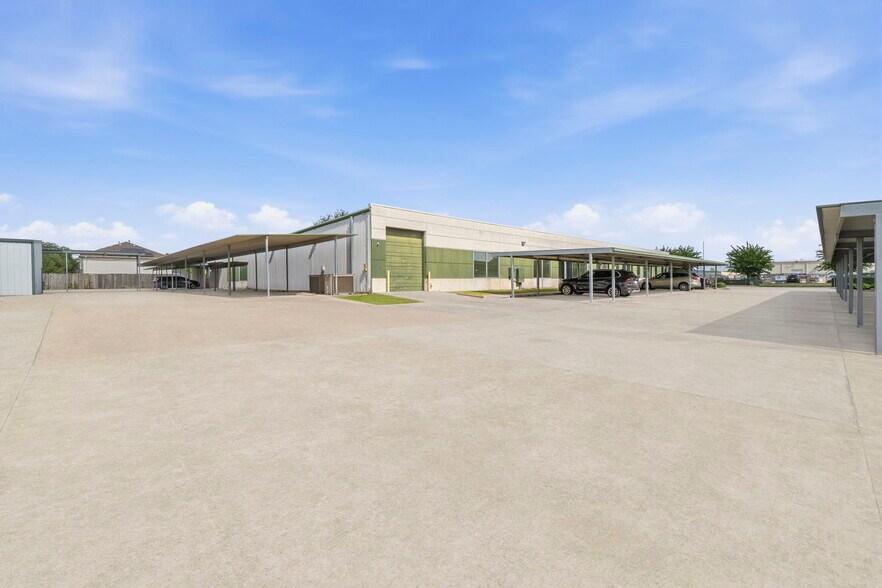 More Photos Of 1030 Regional Park Dr, Houston Office For Sale