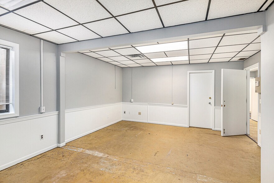 More Photos Of 1350 E M 21, Owosso Medical For Sale