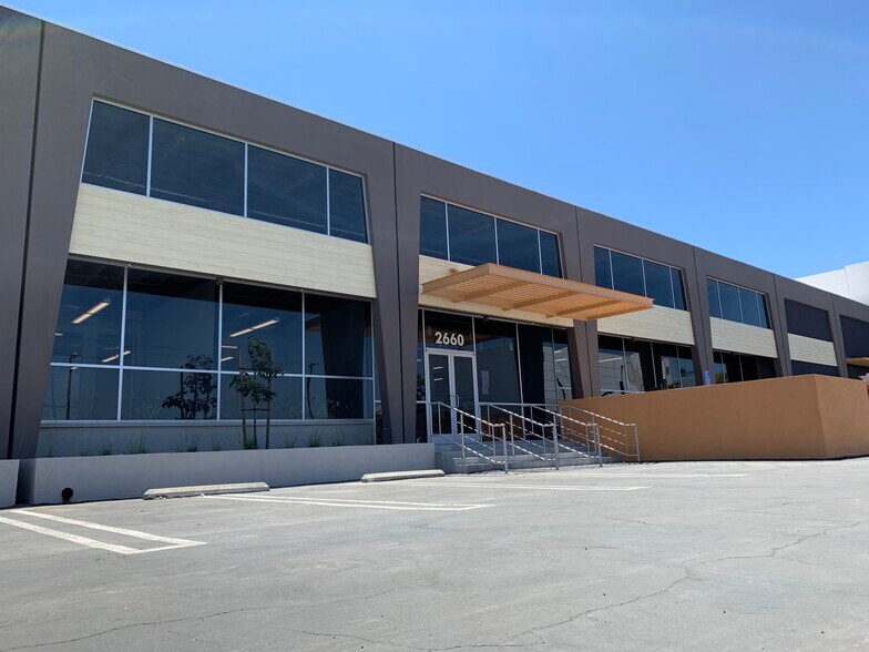 More Photos Of 2610-2660 Columbia St, Torrance Manufacturing For Lease