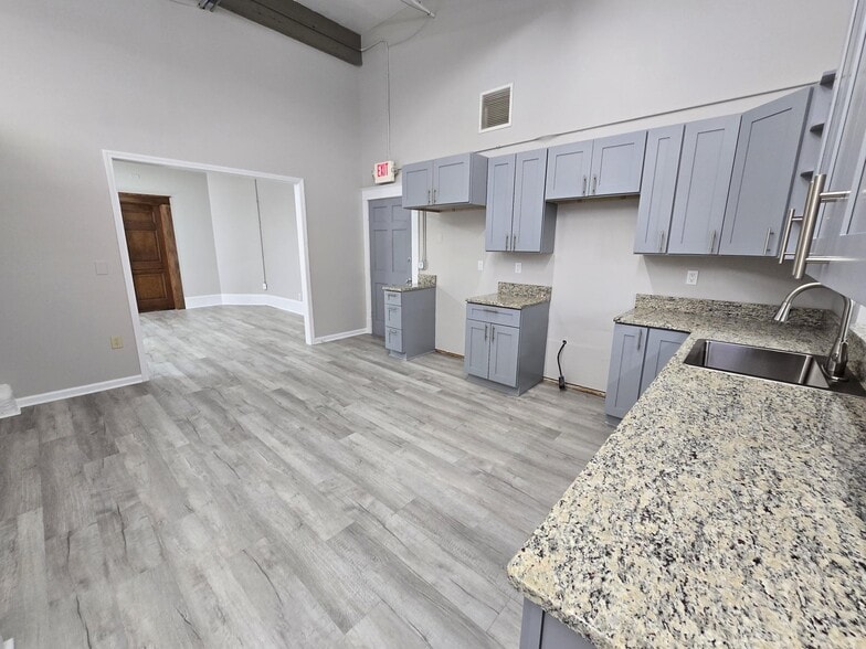 More Photos Of 1667 E 40th St, Cleveland Loft Creative Space For Sale