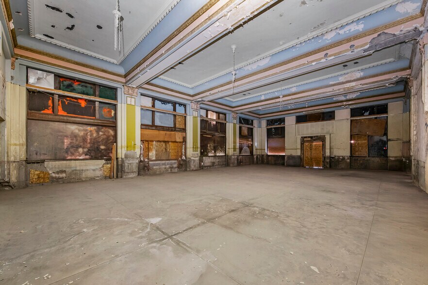 More Photos Of 502 S Main St, Rock Springs General Retail For Sale