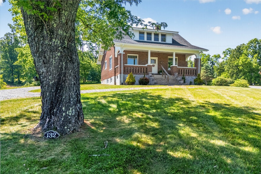 More Photos Of 132 Christiansburg Pike NE, Floyd Flex For Sale
