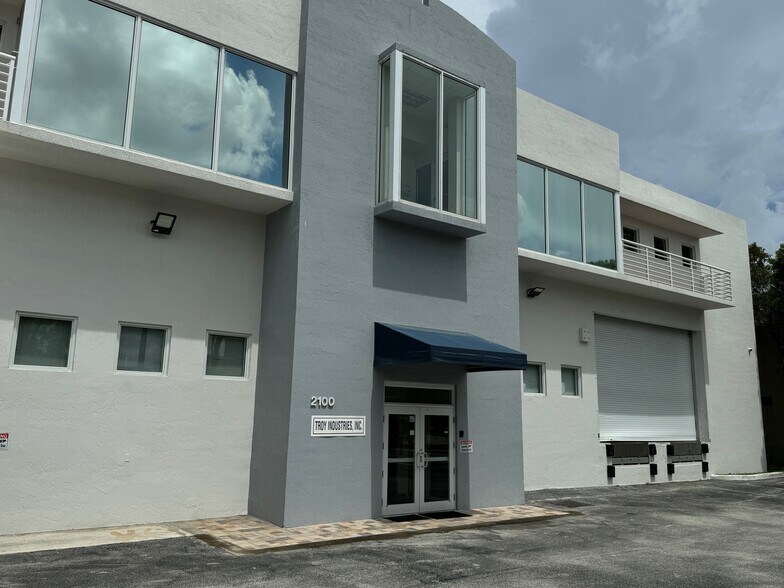 More Photos Of 2100 Nw 102nd Pl, Doral Warehouse For Lease