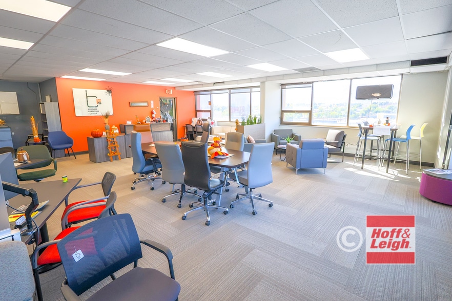 More Photos Of 3709 E Platte Ave, Colorado Springs Showroom For Sale