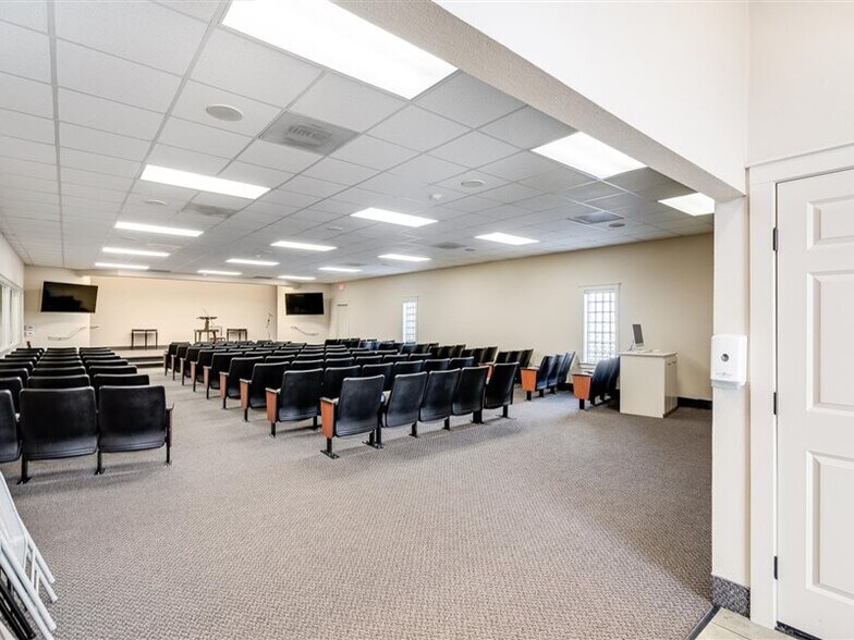 More Photos Of 1105 University St, Healdsburg Religious Facility For Sale