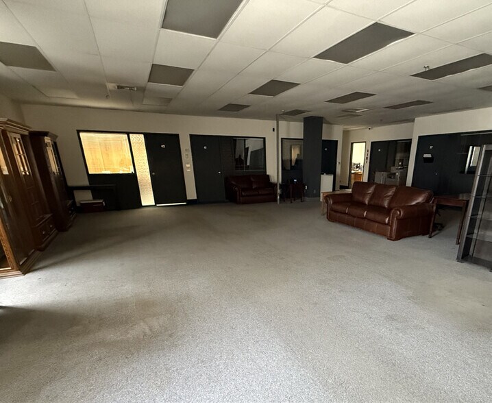 More Photos Of 700 King Edward St, Winnipeg Manufacturing For Lease