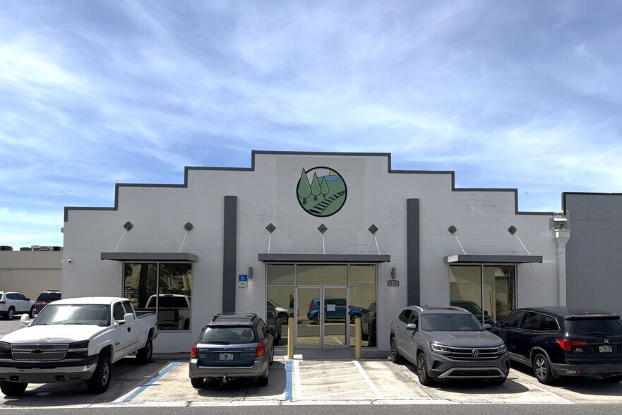 Primary Photo Of 330 Avenue B SW, Winter Haven Flex For Lease