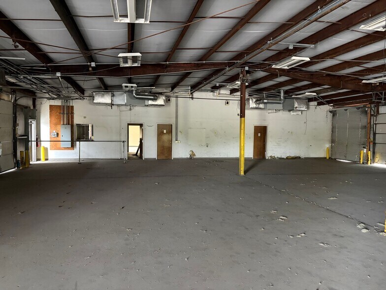 More Photos Of 603 Shepherd Dr, Lockland Truck Terminal For Lease