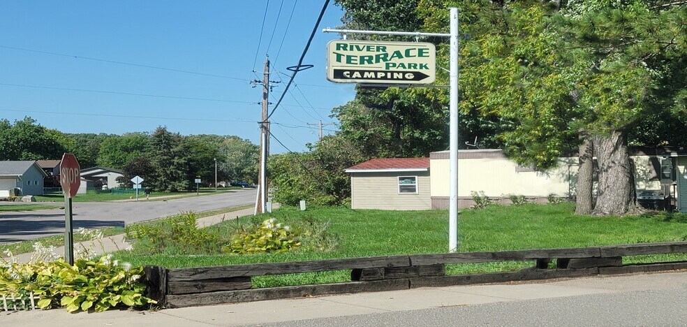 More Photos Of 1335 W River St, Monticello Manufactured Housing Mobile Home Park For Sale