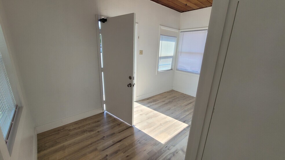 More Photos Of 3177 Guerneville Rd, Santa Rosa Office For Lease