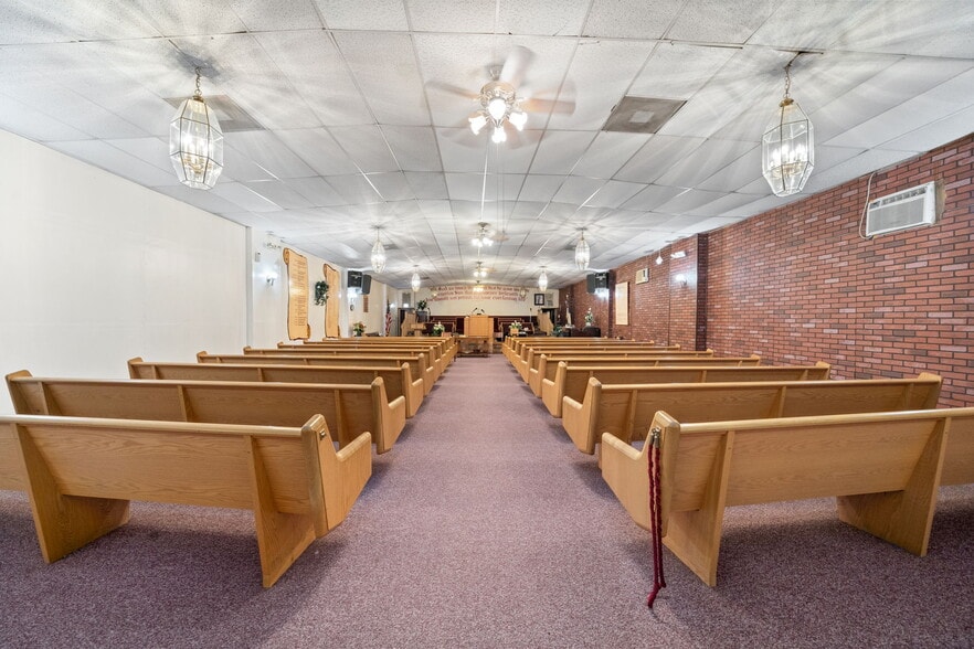 More Photos Of 632 N Albany Ave, Chicago Religious Facility For Sale