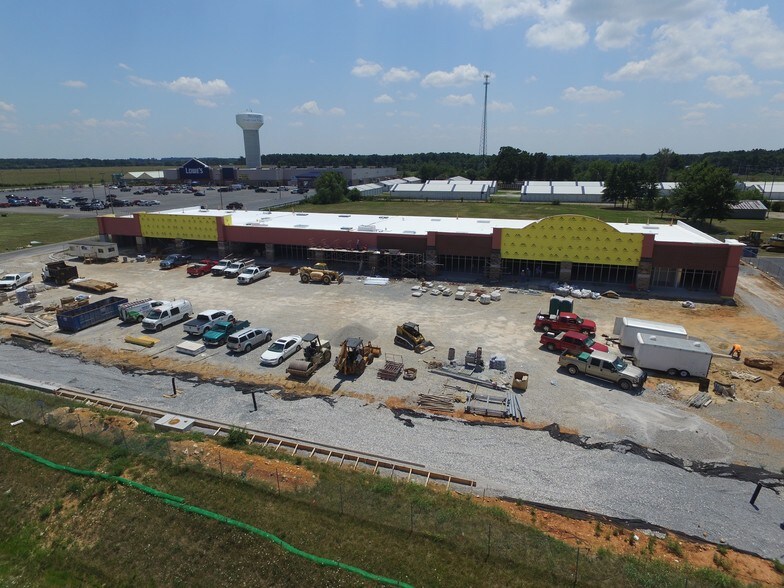 More Photos Of 903 E US Highway 60, Monett Storefront For Lease