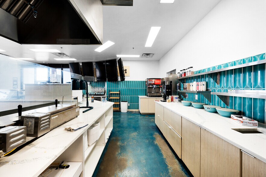 More Photos Of 6601 Horizon Rd, Heath General Retail For Lease