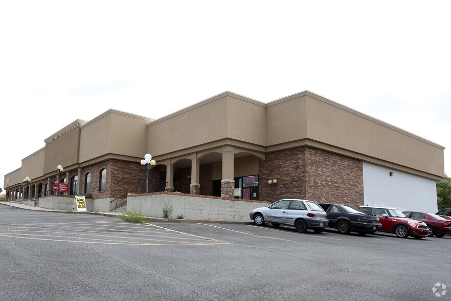 More Photos Of 2465 N Main St, Sunset Unknown For Lease