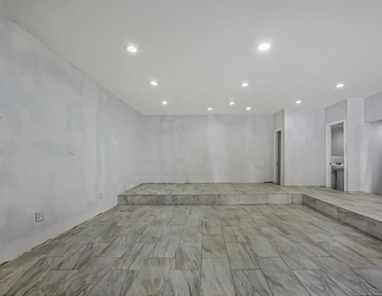 More Photos Of 704-706 E 183rd St, Bronx Office Residential For Sale