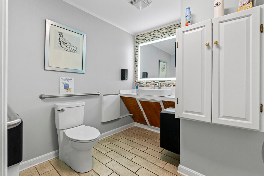 More Photos Of 357 W Main St, Searsport Freestanding For Sale