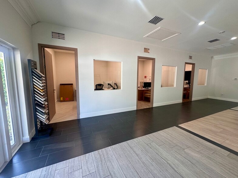 More Photos Of 5731 NE 14th Ave, Fort Lauderdale Warehouse For Lease