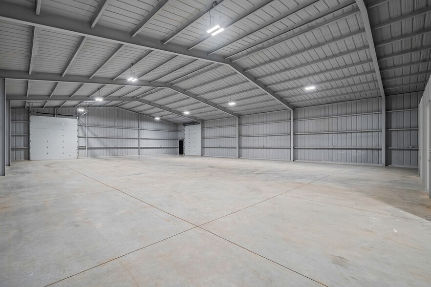 More Photos Of 8922 County Road 6820, Lubbock Warehouse For Lease