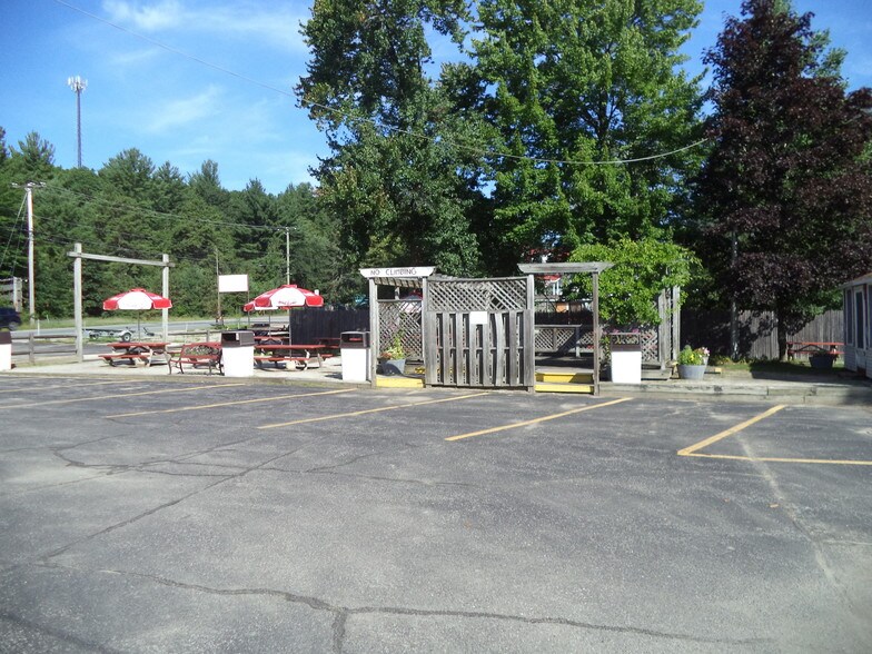 More Photos Of 1391 Hooksett Rd, Hooksett Restaurant For Sale