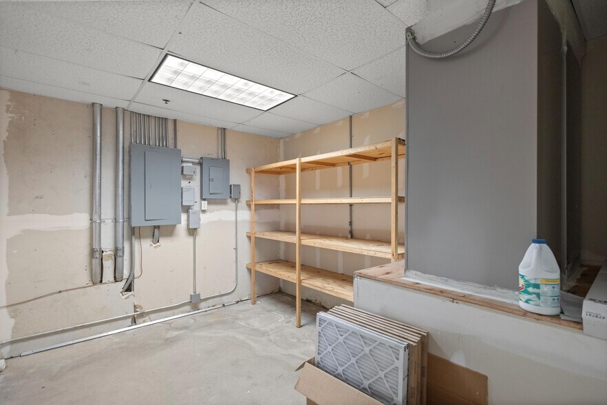 More Photos Of 1211 SW 17th St, Ocala Freestanding For Lease