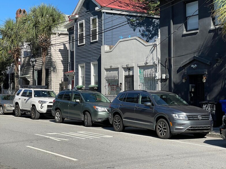 More Photos Of 148 1/2 Cannon St, Charleston Storefront Retail Office For Sale