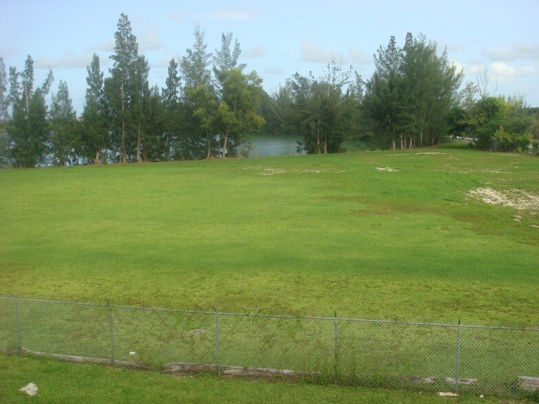 More Photos Of 27455 S Dixie Hwy, Homestead Land For Lease