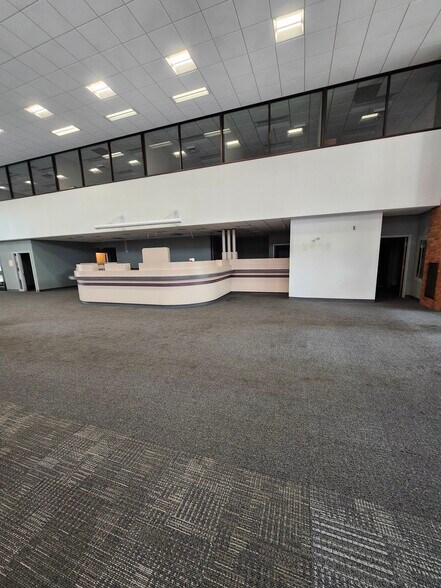 More Photos Of 2 N Mill St, New Castle Bank For Sale