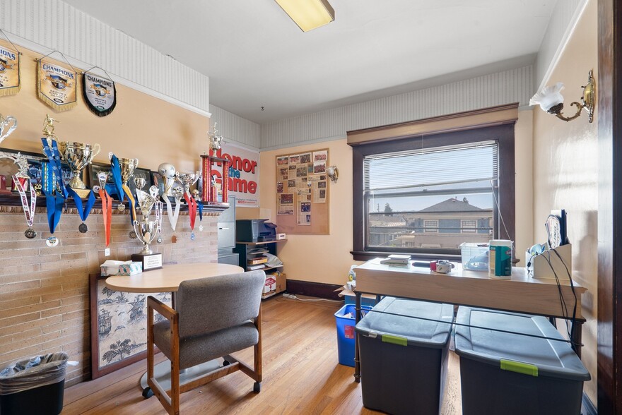 More Photos Of 217 E Lake Ave, Watsonville Office For Sale