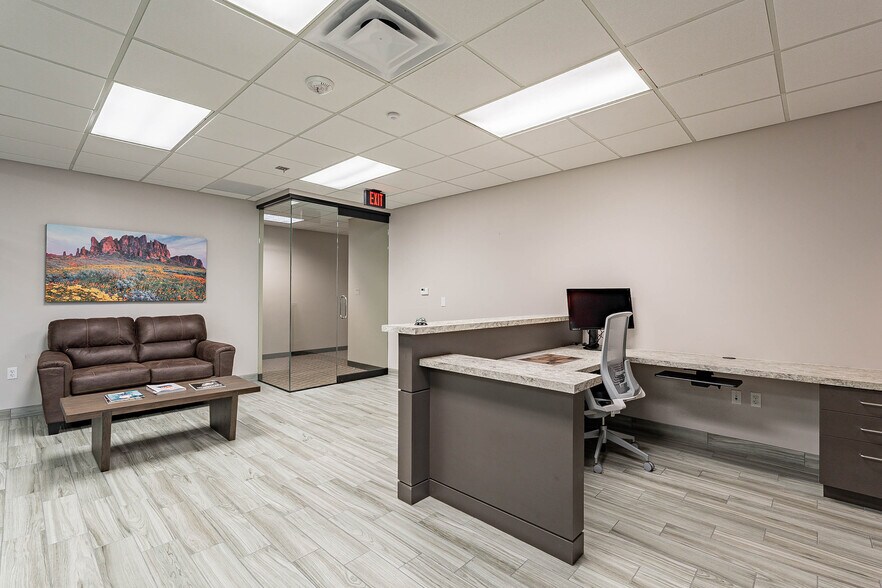 More Photos Of 7310 N 16th St, Phoenix Office For Lease
