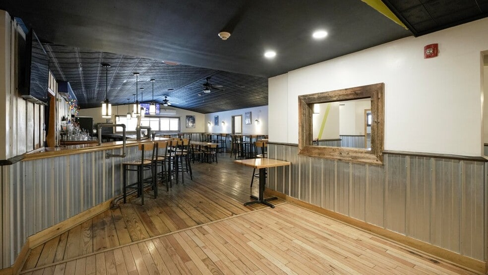 More Photos Of 697 Bear Swamp Rd, Peru General Retail For Sale