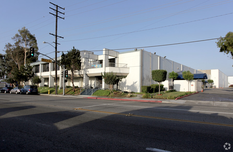 Primary Photo Of 14527 S San Pedro St, Gardena Warehouse For Lease